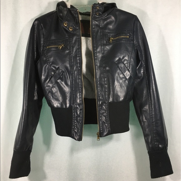 leather jacket - Picture 2 of 3